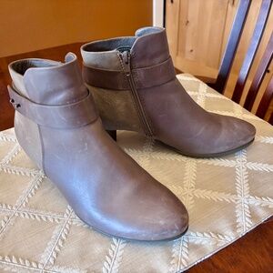 Ecco Women’s Sculptured 45 Gray Ankle Boots Size 8 EU 38